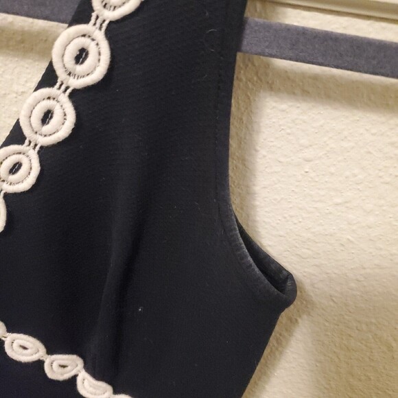 J. Crew Sleeveless V Neck Empire Cut Dress Eyelet Lace Lined Women's Size 2 - Picture 15 of 16